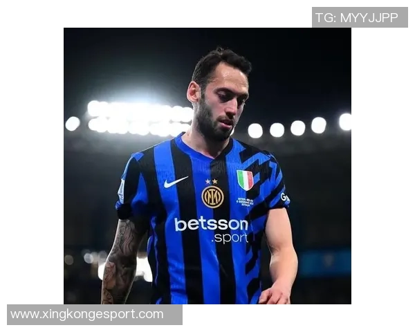 恰尔汗奥卢四场比赛打入四球荣膺国米十月最佳球员称号