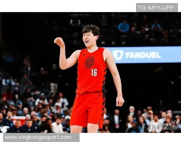 杨瀚森第三节短暂出场两分钟未能触球因掩护犯规被迫下场休息